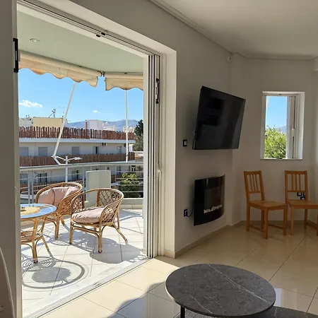 Sunny Home Private Jacuzzi Hydromassage, Fireplace, Acropolis & Lycabettus View, Underground Parking, 300M Metro Peristeri-3